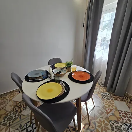 Kiki'S Comfort Stay In West Athens-2